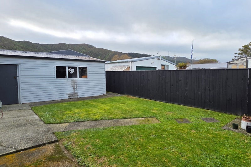 2B Ipswich Grove, Wainuiomata, Lower Hutt - Carousel 15