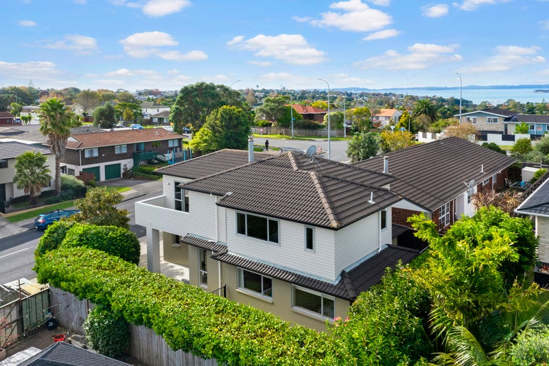 2A Meadowland Drive, Shelly Park, Auckland - Carousel 1
