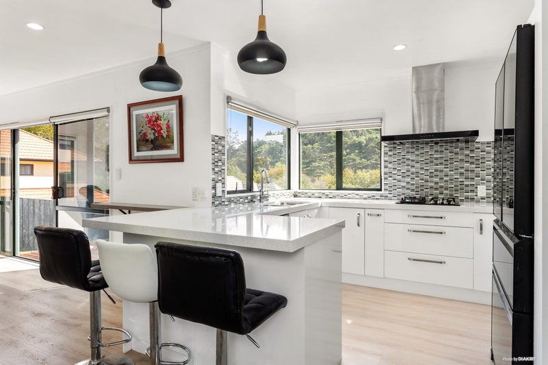 120 Seaview Road, Glenfield, Auckland - Carousel 1