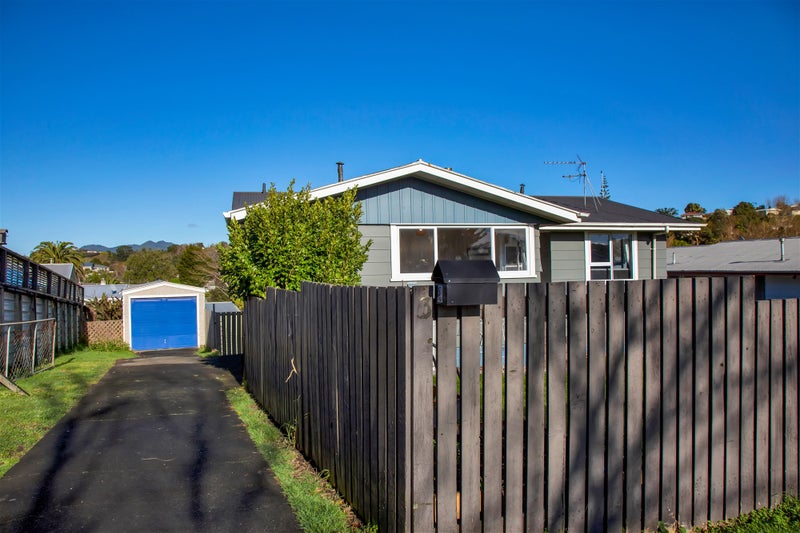 3 Vancouver Place, Marfell, New Plymouth - Carousel 1