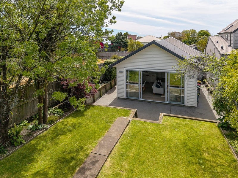 8 Short Street, Waltham, Christchurch - Carousel 1