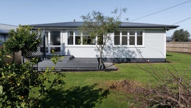 42 Fox Street, Hamilton East, Hamilton - Carousel 1