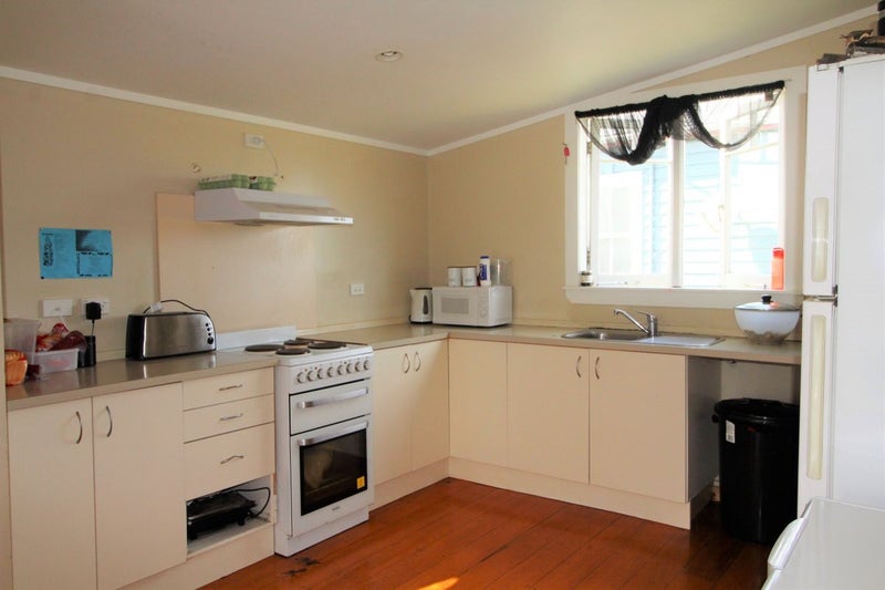 7 Bell Street, Aratapu - Carousel 2