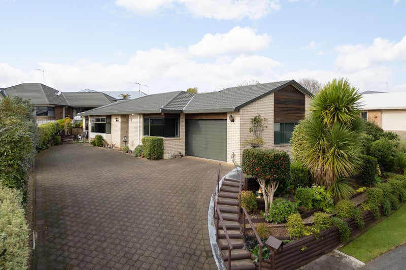 19 Lochinver Drive, Nawton, Hamilton - Carousel 1