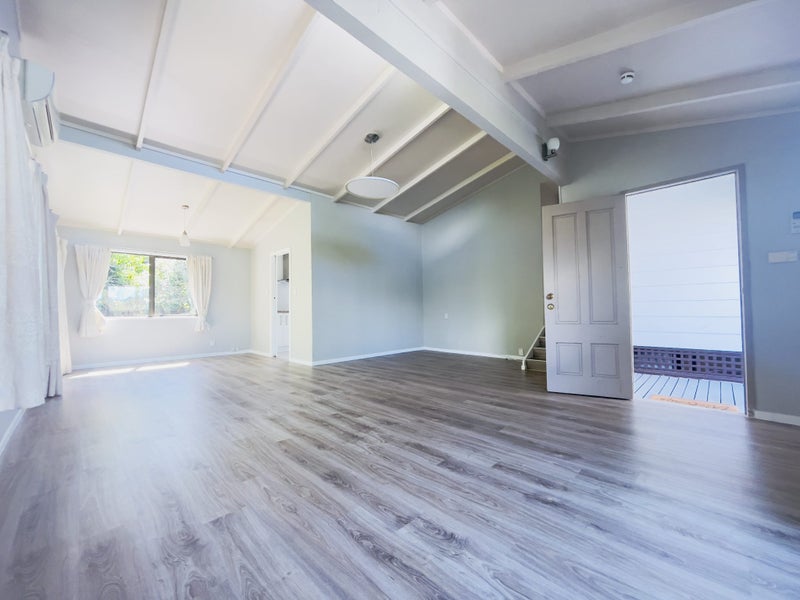 30 Mannering Place, Hillcrest, Auckland - Carousel 2