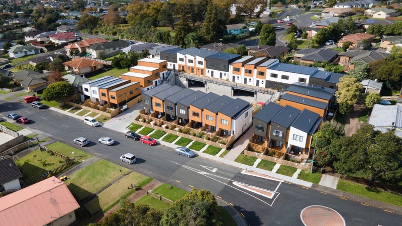5/18 Hewlett Road, Massey, Auckland - Carousel 1