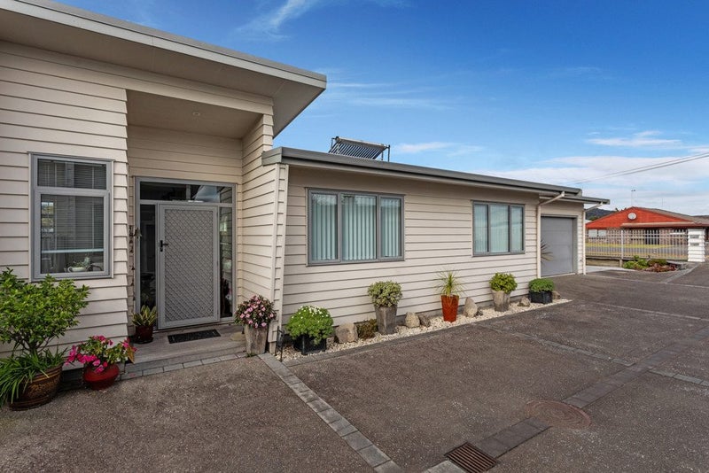 2/18 Victoria Avenue, Whakatāne - Carousel 1