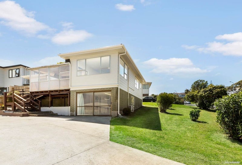 26 Athenic Avenue, Lynfield, Auckland - Carousel 1