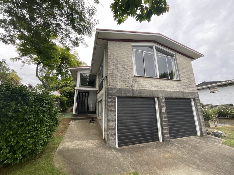7 La Salle Drive, Westown, New Plymouth - Carousel 2