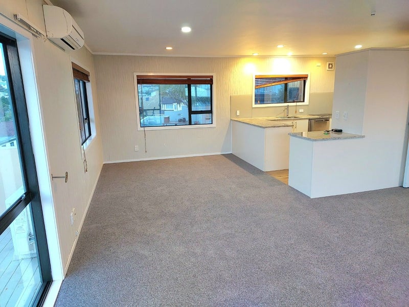 2A Korotaha Terrace, Rothesay Bay, Auckland - Carousel 2