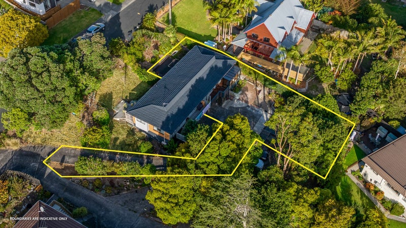 1/2 Orewa Street, Torbay, Auckland - Carousel 1