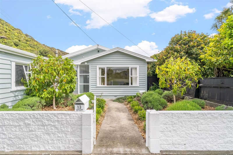 13 Hinau Street, Eastbourne, Lower Hutt - Carousel 1