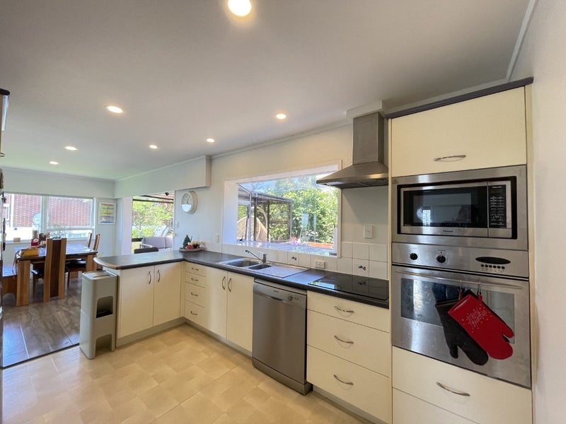 62 Mountbatten Avenue, Hillcrest, Auckland - Carousel 2