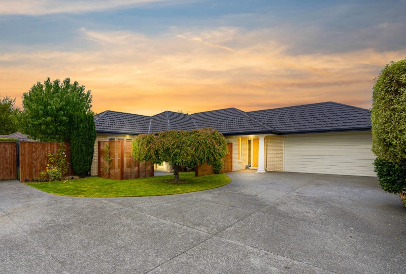 14 Cassinia Gardens, Aidanfield, Christchurch - Carousel 1