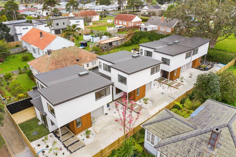 4/14 Waddell Avenue, Point England, Auckland - Carousel 1