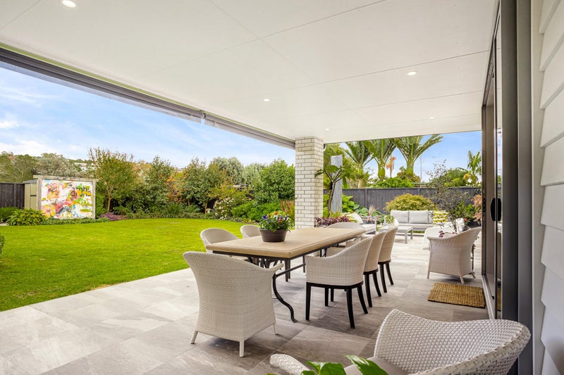 48 Ladies Mile, Manly, Whangaparaoa - Carousel 1