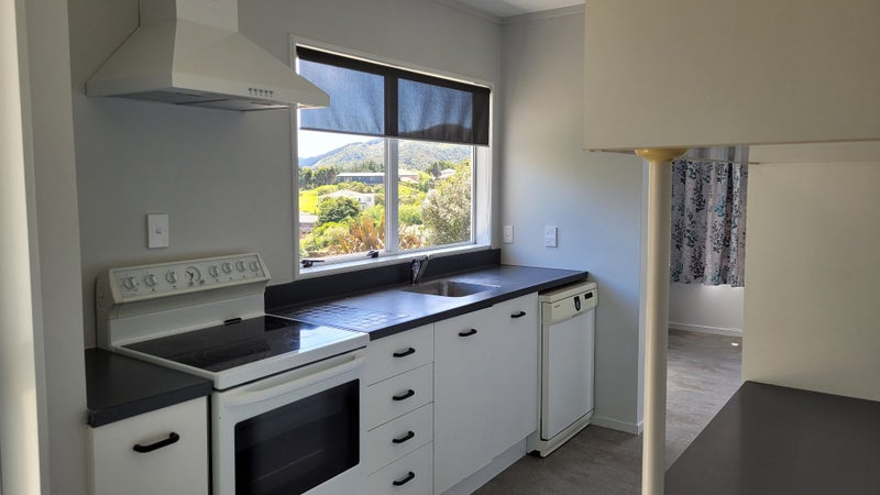 22 Jasmine Grove, Maungaraki, Lower Hutt - Carousel 2