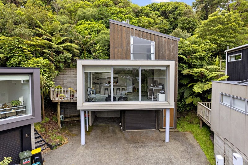 8B Orleans Street, Ngaio, Wellington - Carousel 1