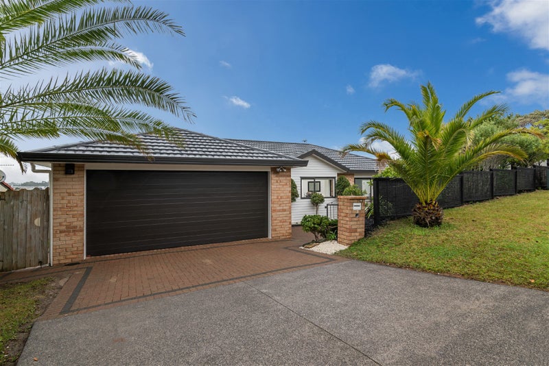 7 Graham Collins Drive, Windsor Park, Auckland - Carousel 2