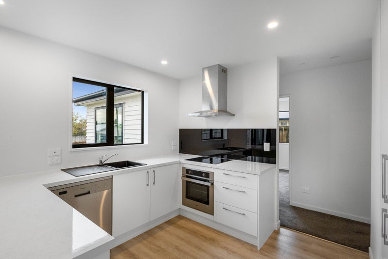 1/70 Ottawa Road, Wainoni, Christchurch - Carousel 1