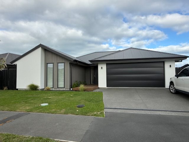 51 Selfe Crescent, Burwood, Christchurch - Carousel 2