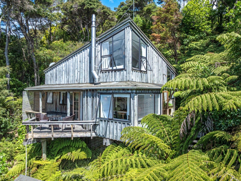 178 Ocean View Road, Oneroa, Waiheke Island - Carousel 2