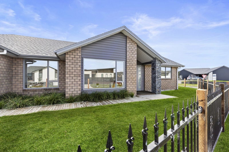 2 Sydney Place, Flagstaff, Hamilton - Carousel 2