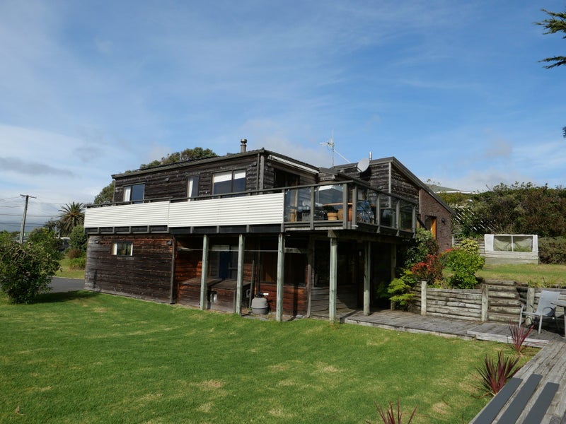 24 Martin Road, Paraparaumu Beach, Paraparaumu - Carousel 2
