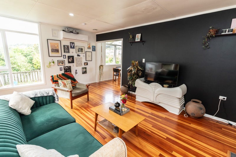 9 Berrymead Way, Karori, Wellington - Carousel 2