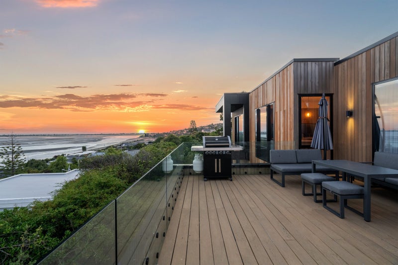 17 Rangatira Terrace, Mount Pleasant, Christchurch - Carousel 1