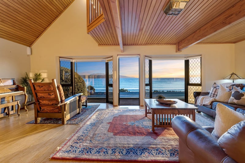 45 Moana Road, Plimmerton, Porirua - Carousel 1