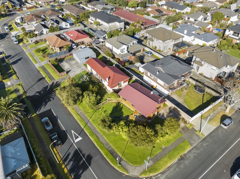 10 Eastern Beach Road, Eastern Beach, Auckland - Carousel 1