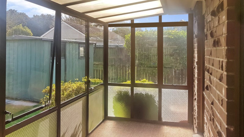 10B Sharivari Place, Conifer Grove, Takanini - Carousel 2