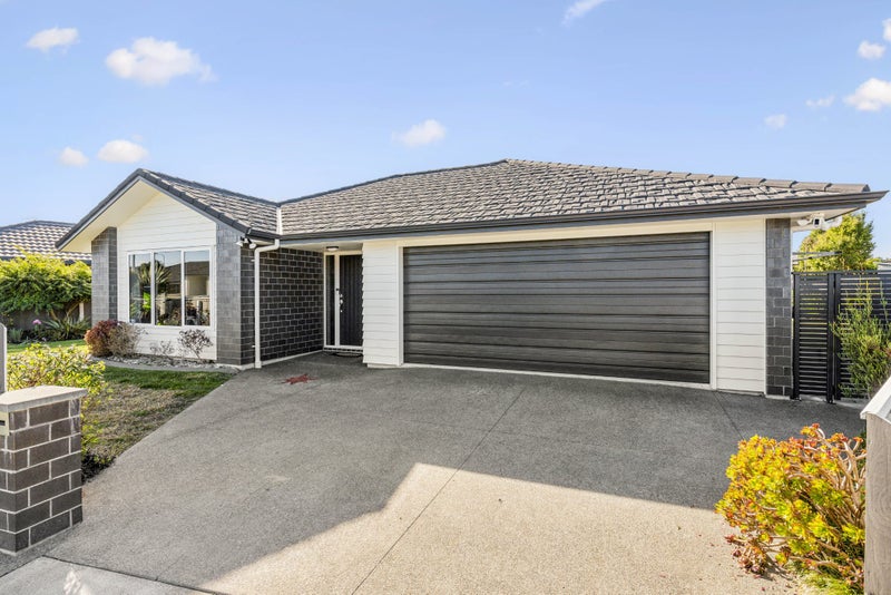 1A Trusham Court, PARAPARAUMU BEACH - Carousel 1