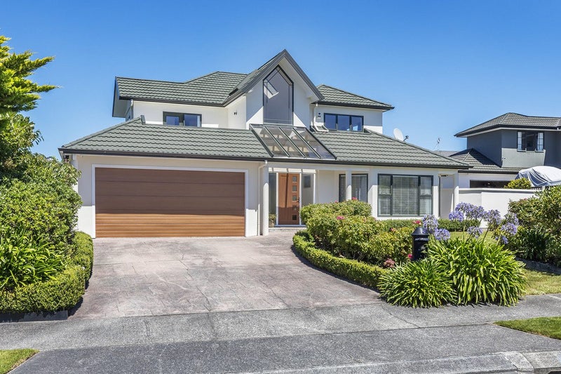 6 Voyager Way, Whitby, Porirua - Carousel 2