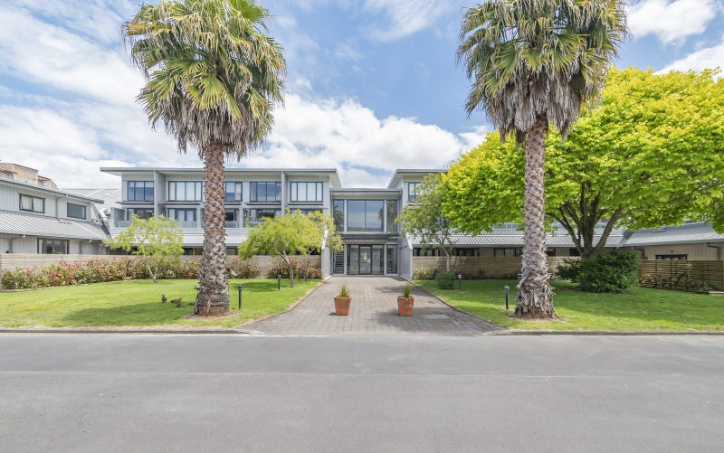 2B/30 Westward Ho, Glen Eden, Waitakere - Carousel 1