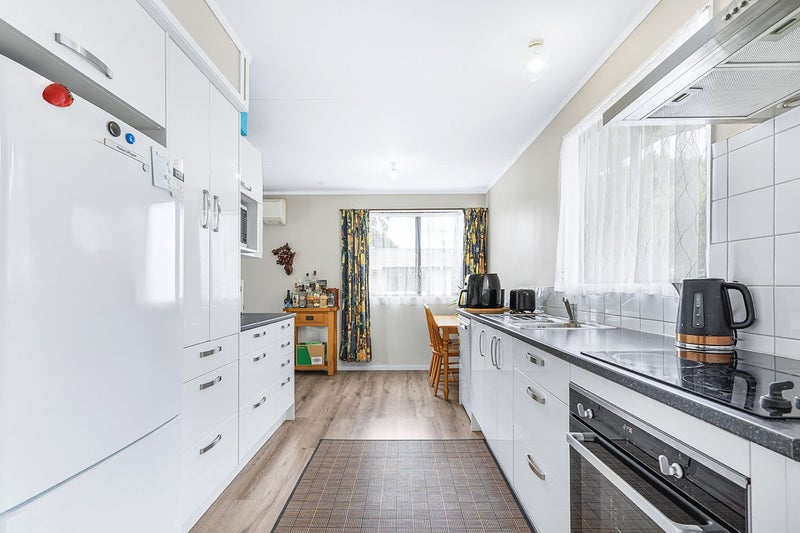 47 Hibiscus Avenue, Hamilton Lake, Hamilton - Carousel 2