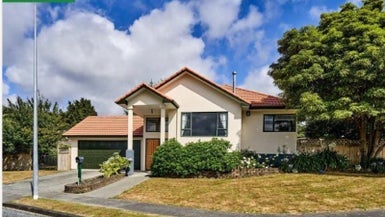 2 Birkinshaw Grove, Riverstone Terraces, Upper Hutt - Carousel 1