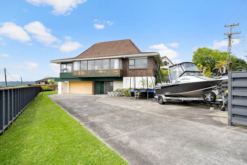 9 View Road, Shelly Park, Auckland - Carousel 1