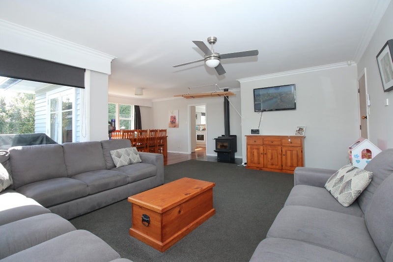 14 Viscount Place, West End, Palmerston North - Carousel 2
