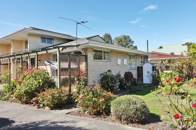 2/3 Esher Place, Saint Martins, Christchurch - Carousel 9