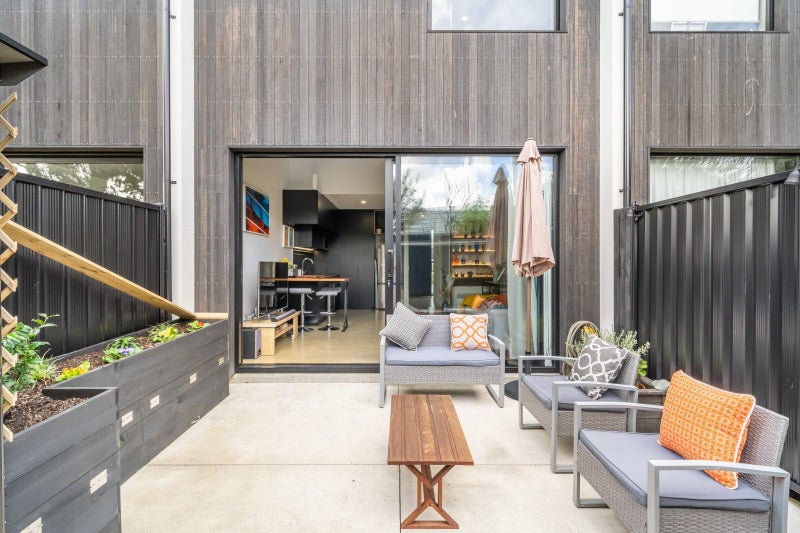 3 Te Ara O Paetutu, Petone, Lower Hutt - Carousel 1