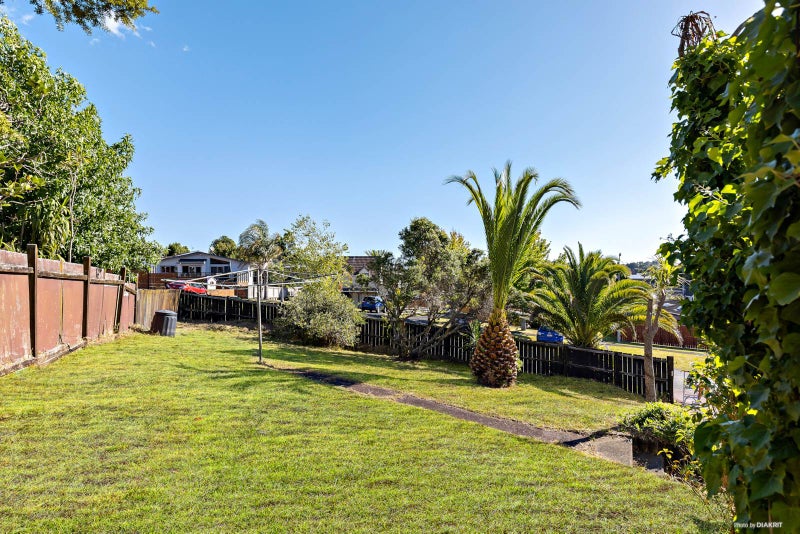 1 Baltimore Place, Forrest Hill, Auckland - Carousel 2