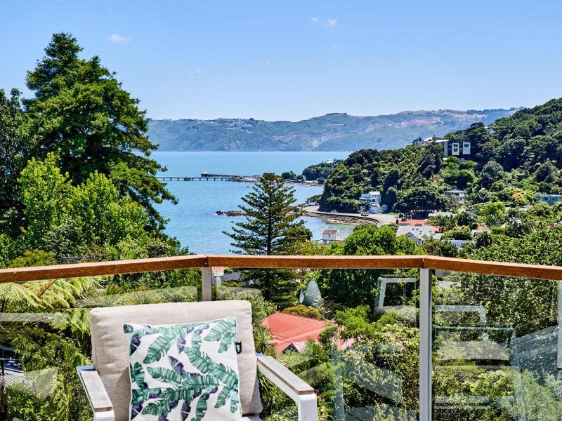 35 Walter Road, Lowry Bay, Lower Hutt - Carousel 1