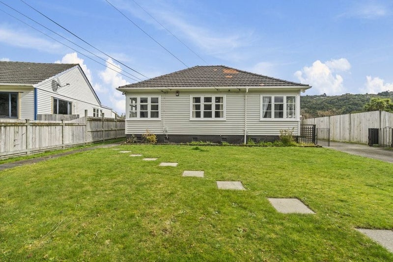 3 Sellers Grove, Taita, Lower Hutt - Carousel 1
