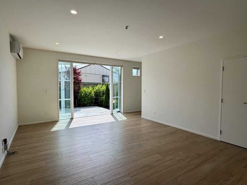 3/63 Hills Road, Edgeware, Christchurch - Carousel 2