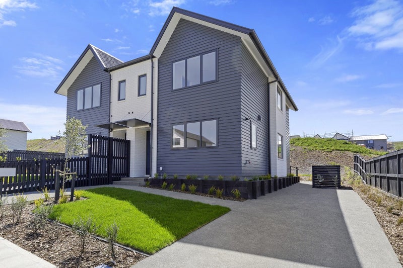 39 Turtleback Avenue, Whitby, Porirua - Carousel 2