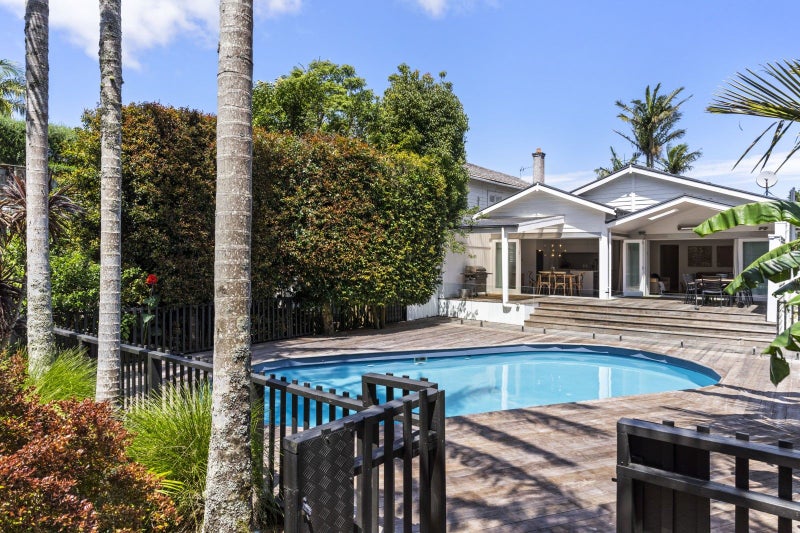 17 West End Road, Herne Bay, Auckland - Carousel 2