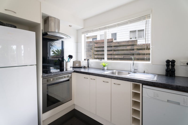 12A Kingsbridge Place, Newlands, Wellington - Carousel 2