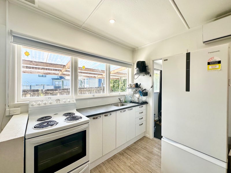 66 Humber Crescent, Gate Pa, Tauranga - Carousel 1